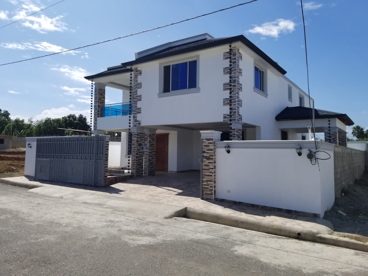casas - Casa en Venta Completamente Nueva en Las Charcas  0
