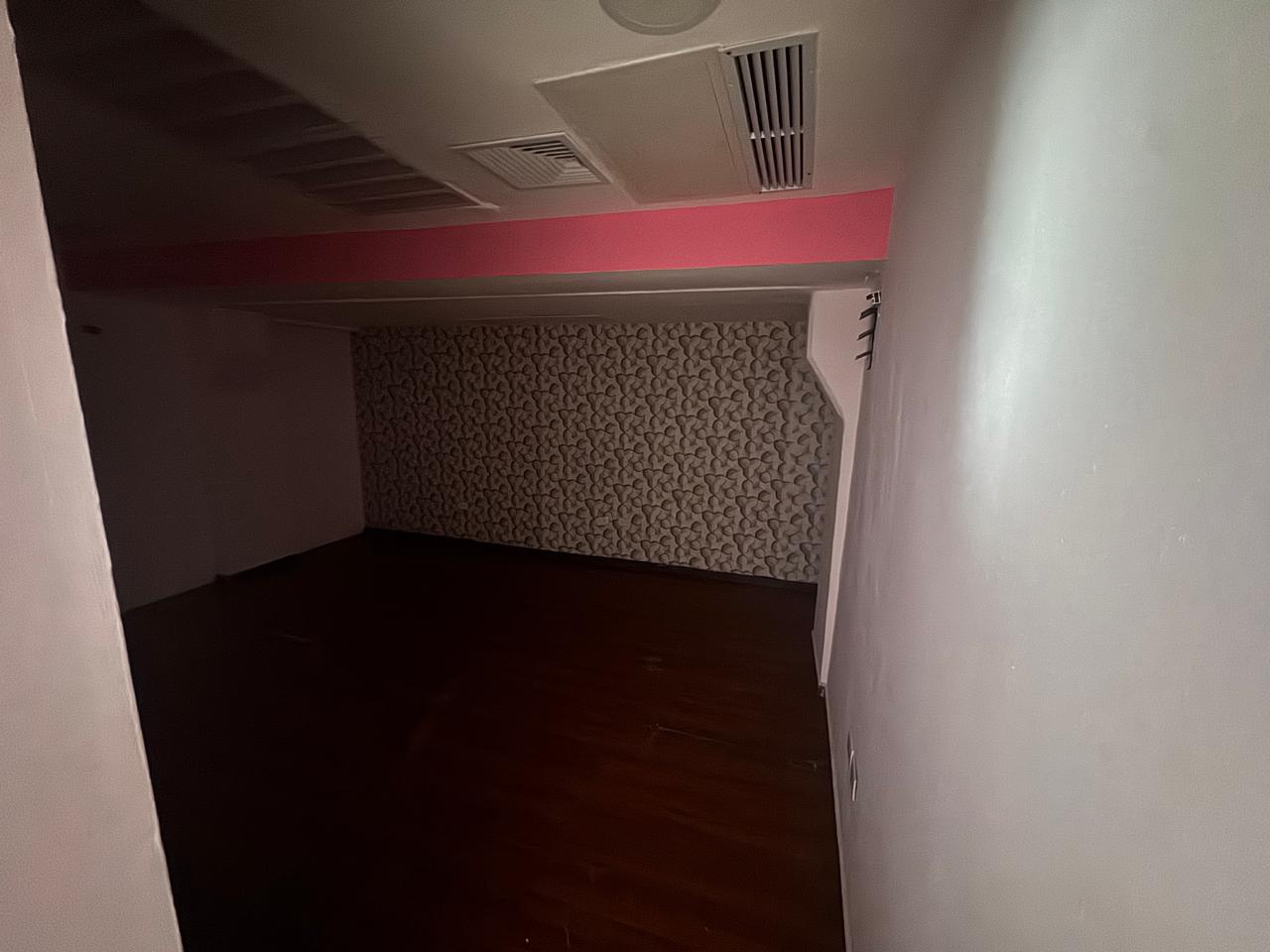 oficinas y locales comerciales - LOCAL COMERCIAL (2do Nivel) 8