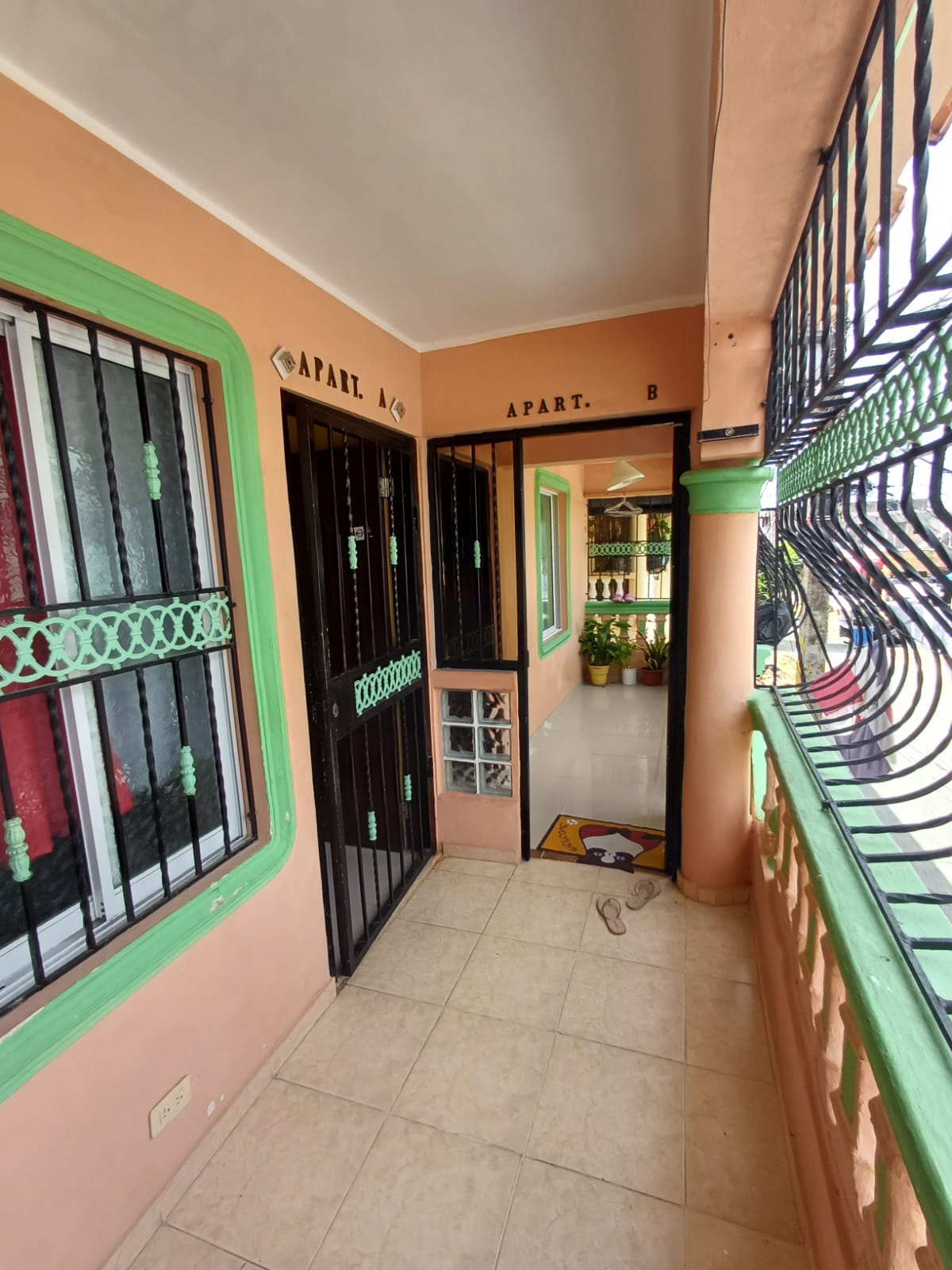 casas - Casa o Edificio de 3 Niveles Prox. Carrt. Mella SD 2