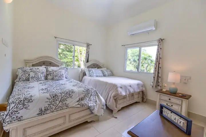 casas vacacionales y villas - Venta de Villa en samana las terrenas con piscina con 947mts zona turística  3