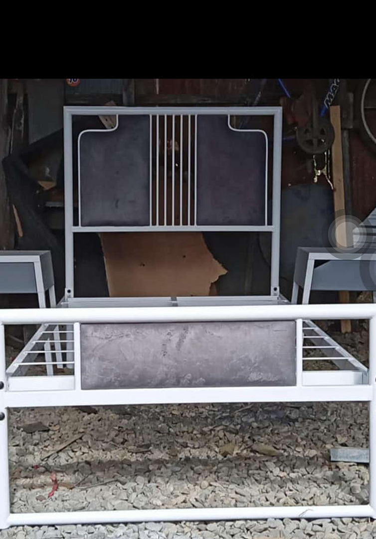 muebles y colchones - base en metal tapizada 1