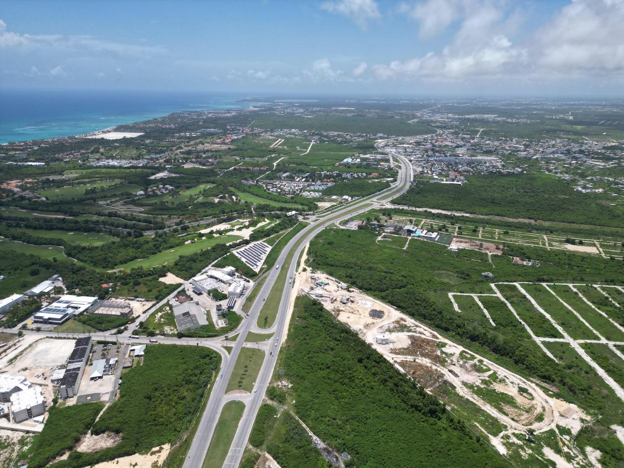 solares y terrenos - Solar de 20,000 metros en Prados de Punta Cana 0