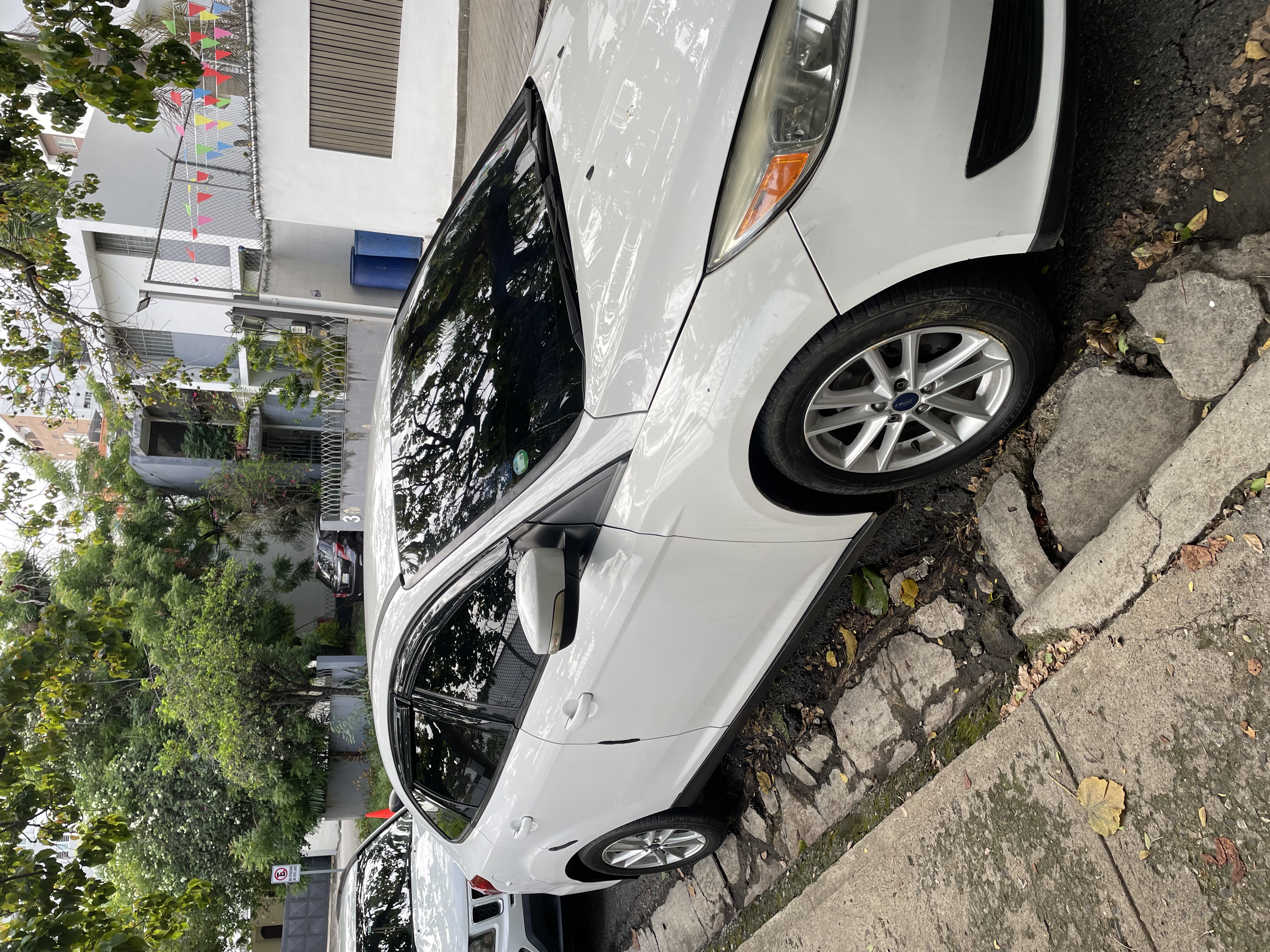 carros - Vendo por motivo de viaje. Ligeramente Negociable  6
