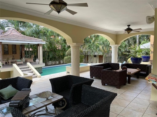 casas - Venta de espectacular casa con piscina en Arroyo Hondo Distrito Nacional 1200mts 5