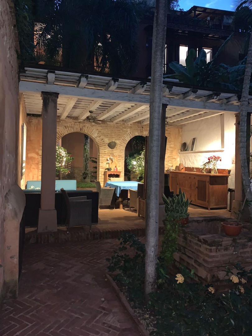 penthouses - Se alquila apartamento tipo PH en la Zona Colonial 3