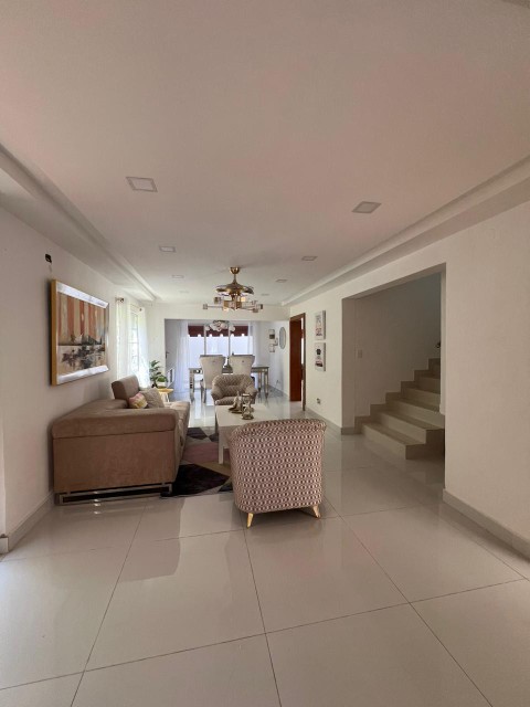 casas - Alquiler de Casa en Gala Moderna 1