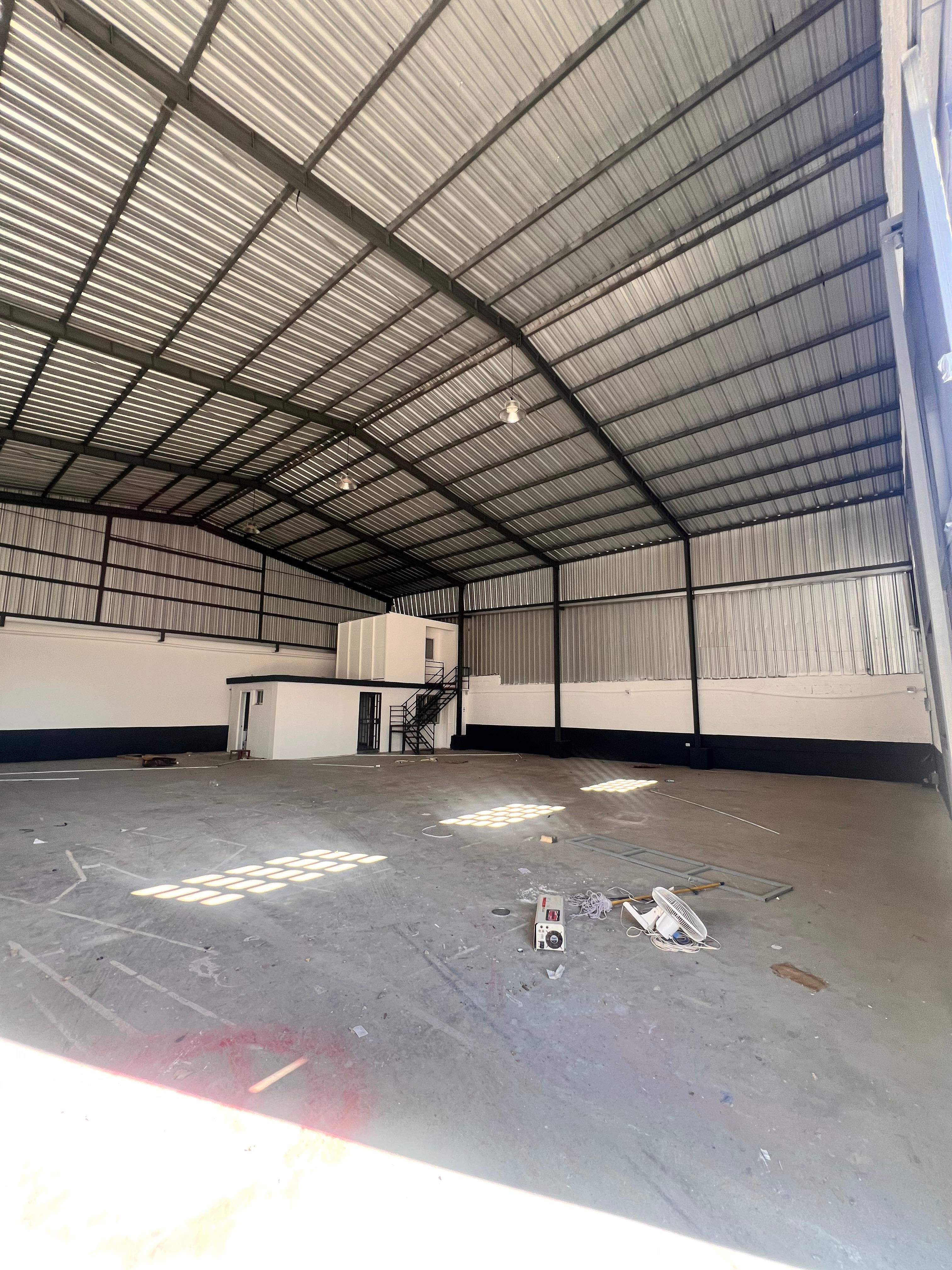 otros inmuebles - ALQUILER DE NAVE INDUSTRIAL EN VILLA AURA 2