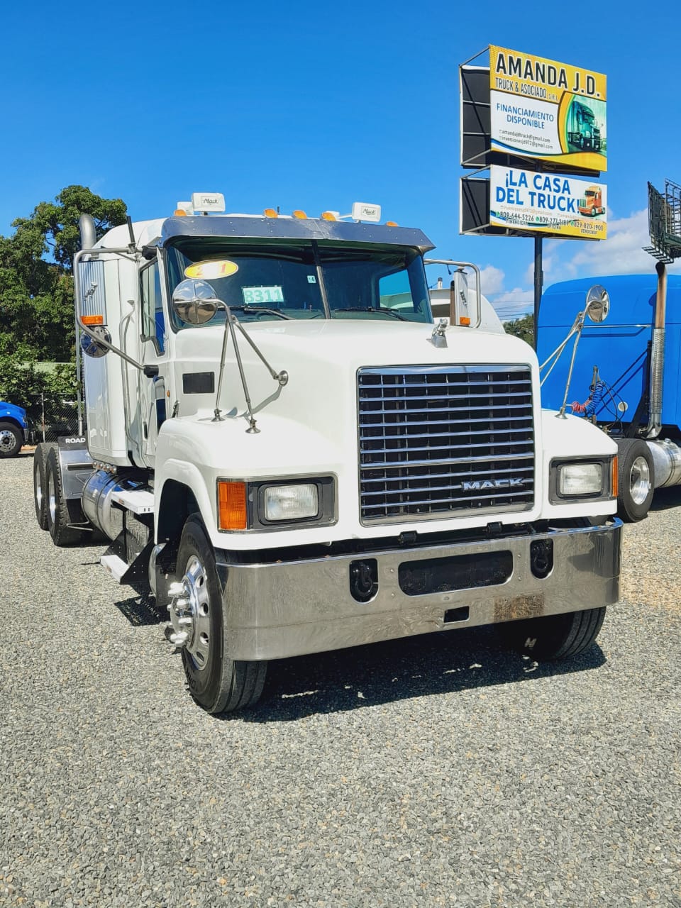 camiones y vehiculos pesados - MACK CHU613 600