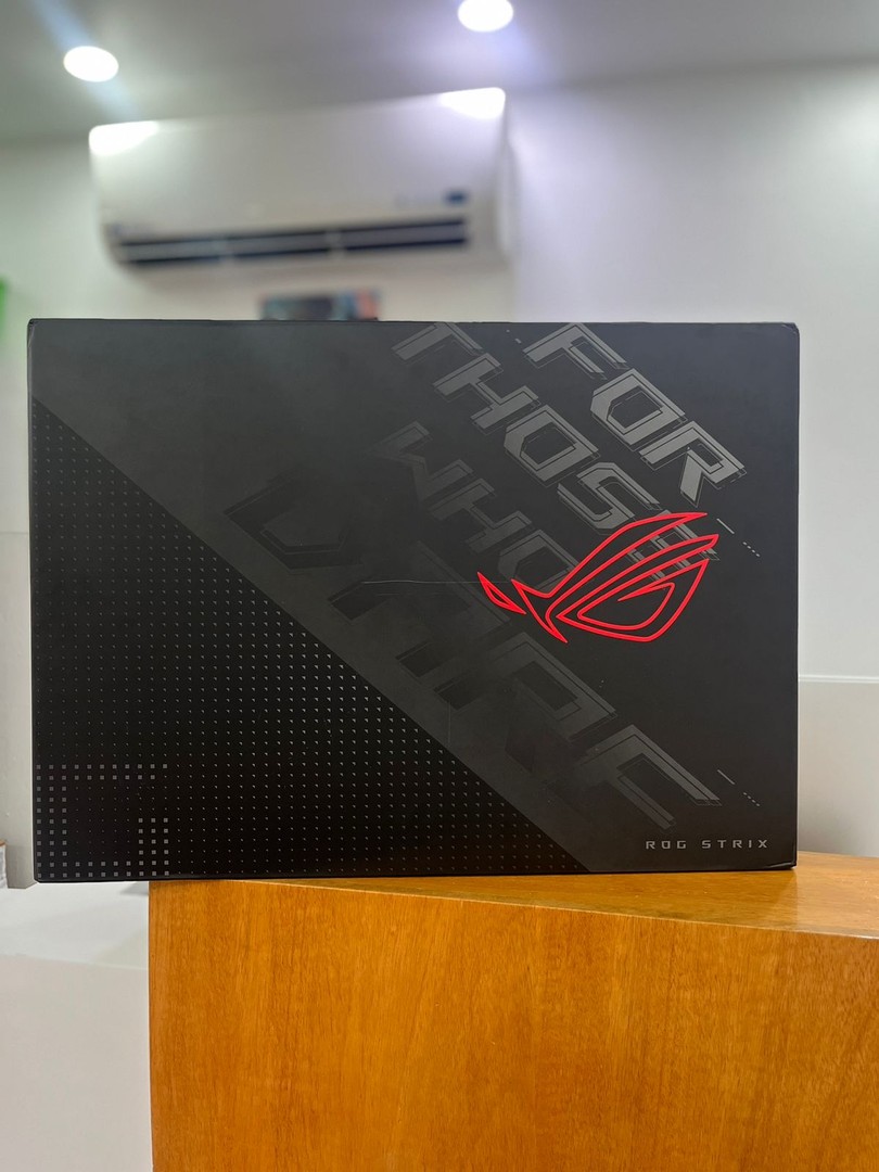 computadoras y laptops - Asus ROG Strix G15 Rysen 7 6800HS RTX3050 512gb SSD 16gb RAM 17.3" 300hz 