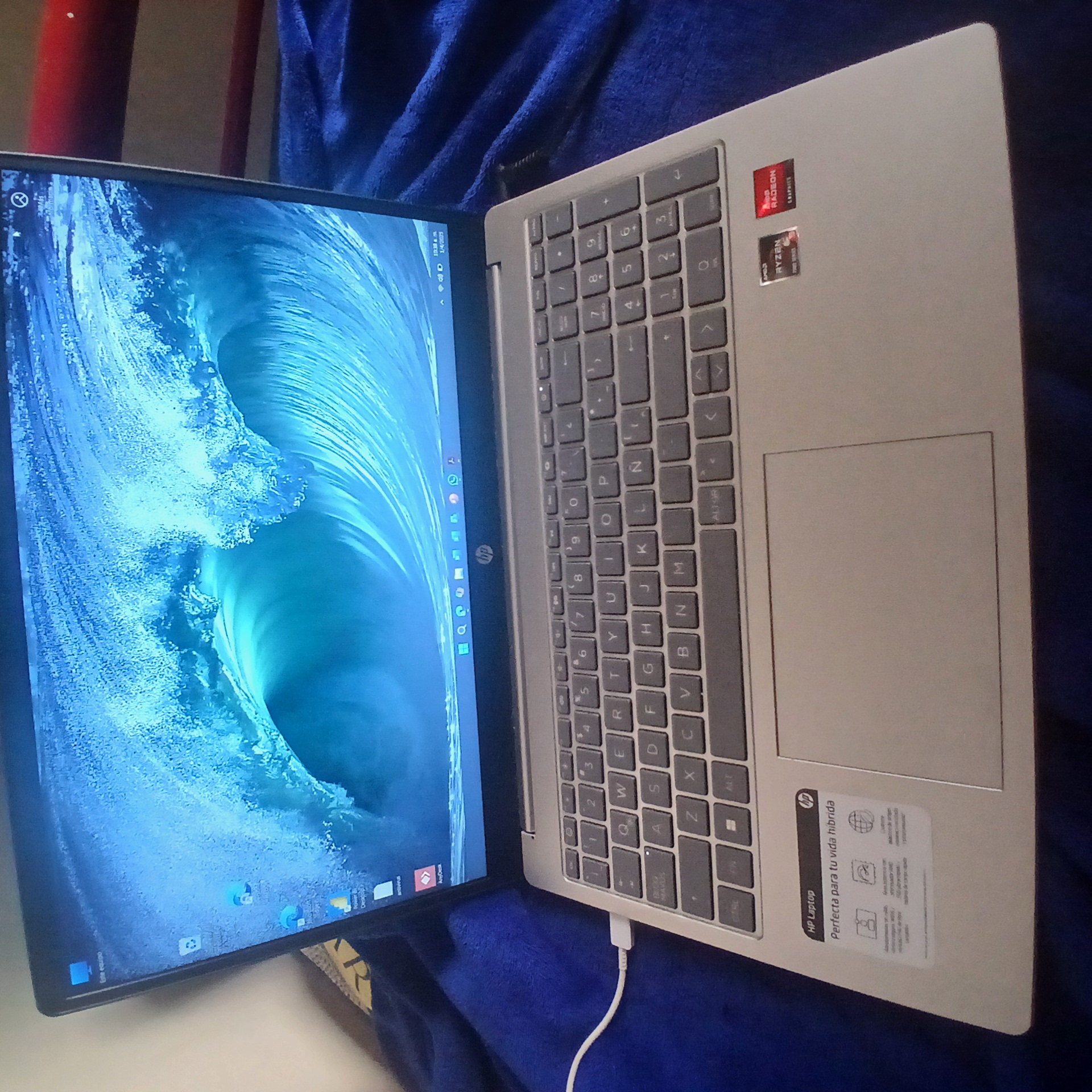 computadoras y laptops - Hp hp ryzen 5 7520u 16gb ram 7