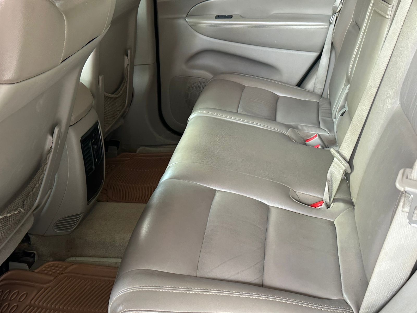 jeepetas y camionetas - JEEP GRAND CHEROKEE LAREDO 2011 6