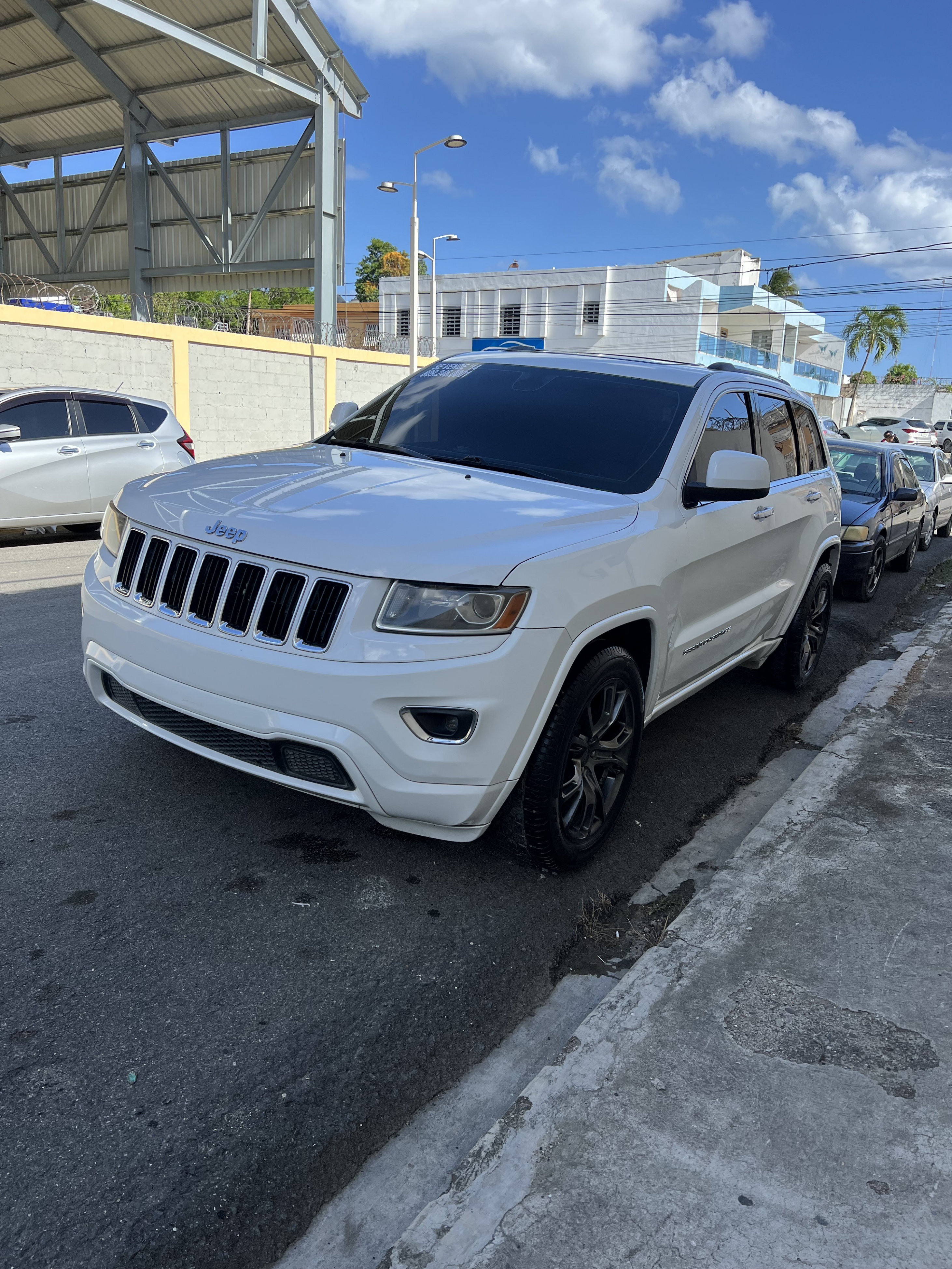 jeepetas y camionetas - JEEP GRANDCHEROKEE 2014 0
