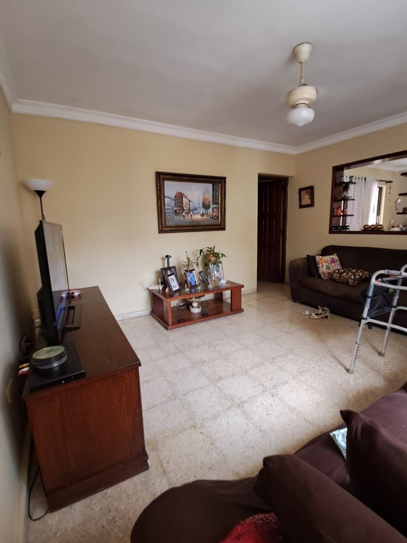 casas - En Venta Casa en Los Jardines del Sur
336.38 mts Solar
321 mts construcción  8