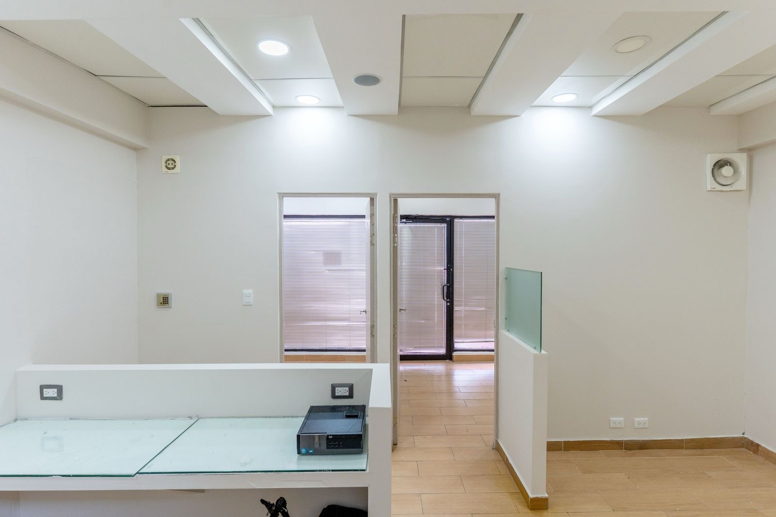 oficinas y locales comerciales - Alquiler local en Primer nivel  5