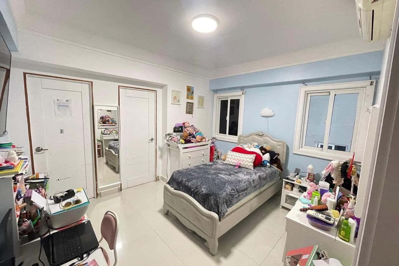 apartamentos - Venta de amplio apartamento ubicado en Serralles 2