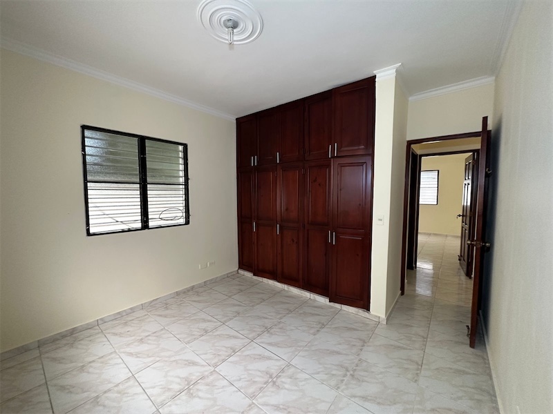 apartamentos - 1er nivel de renta próximo a la Juan Pablo Duarte 1