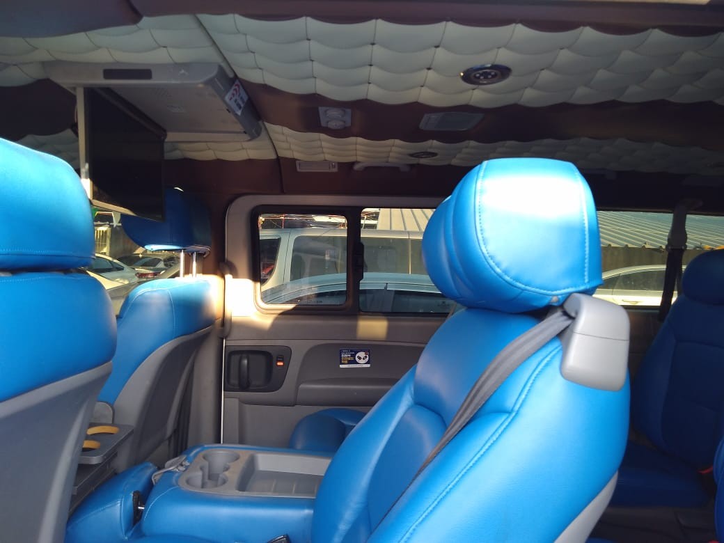jeepetas y camionetas - HYUNDAI GRAND STAREX 2020 NEGRA 6