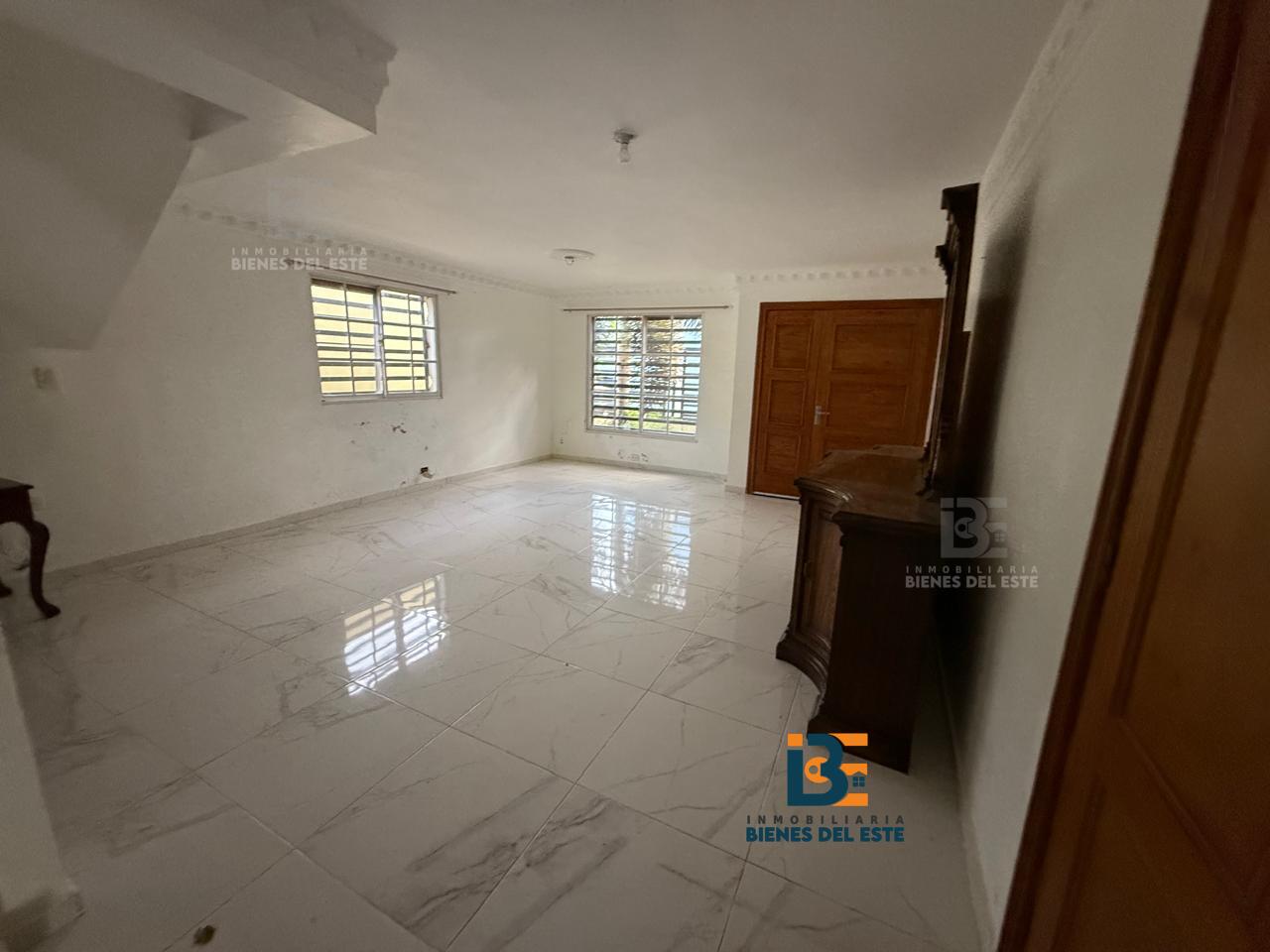 casas - DE VENTA casa de dos niveles con (4) habitaciones 5
