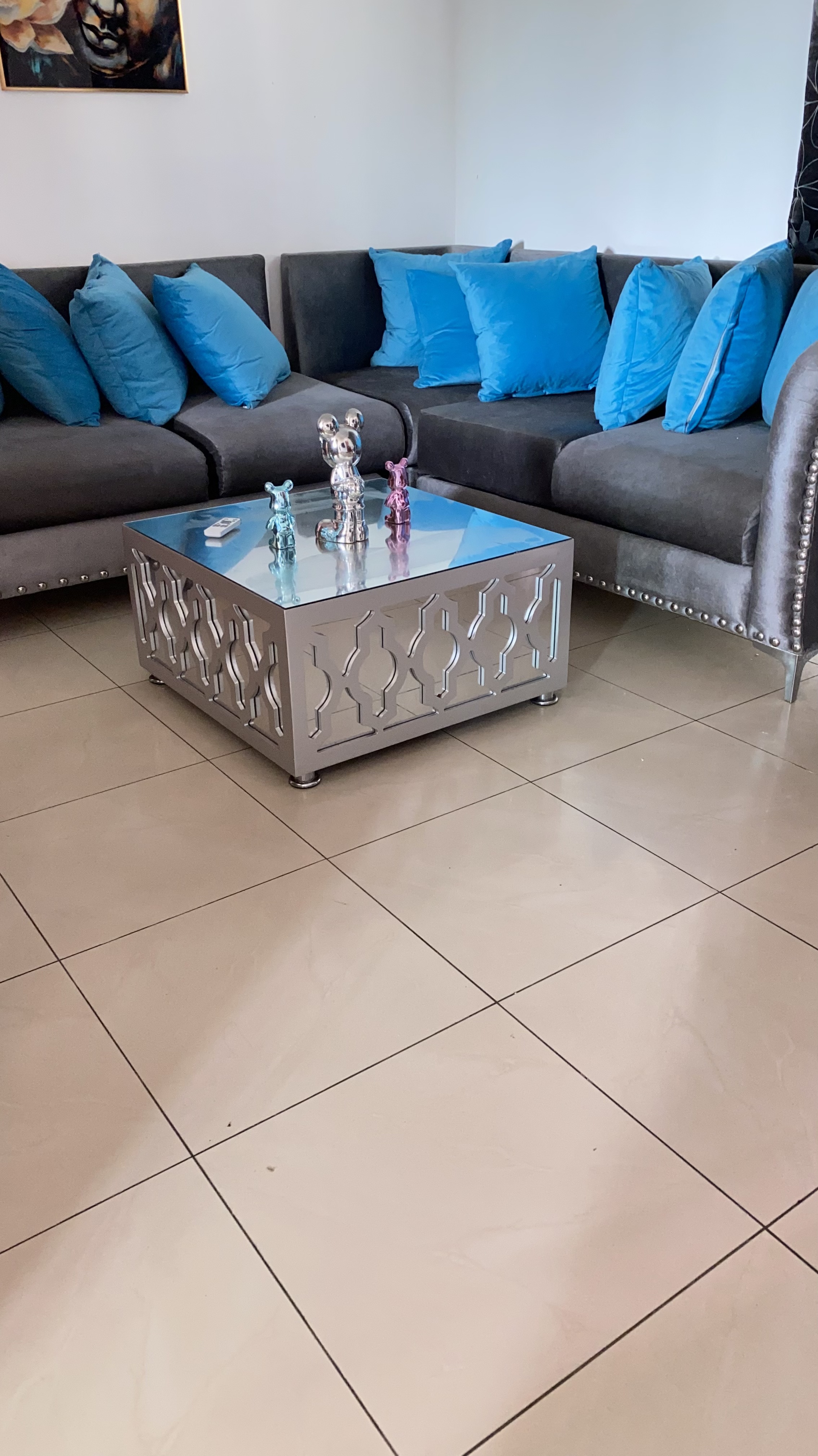 muebles y colchones - Cama Nueva con colchón y Sofa con una mesa cristal 2