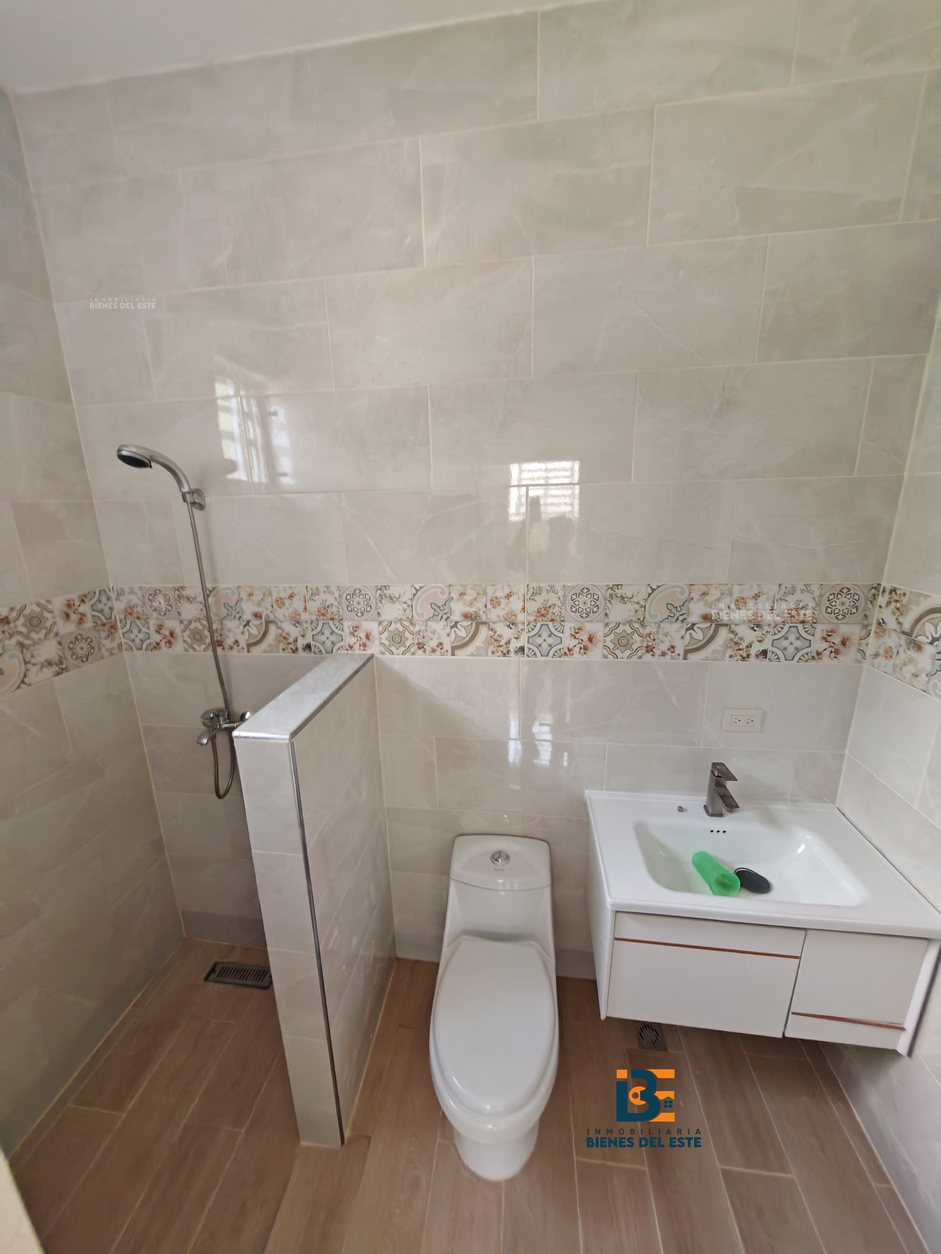 casas - Se Vende Vivienda Nueva, con mucho Patio en SPM. 6