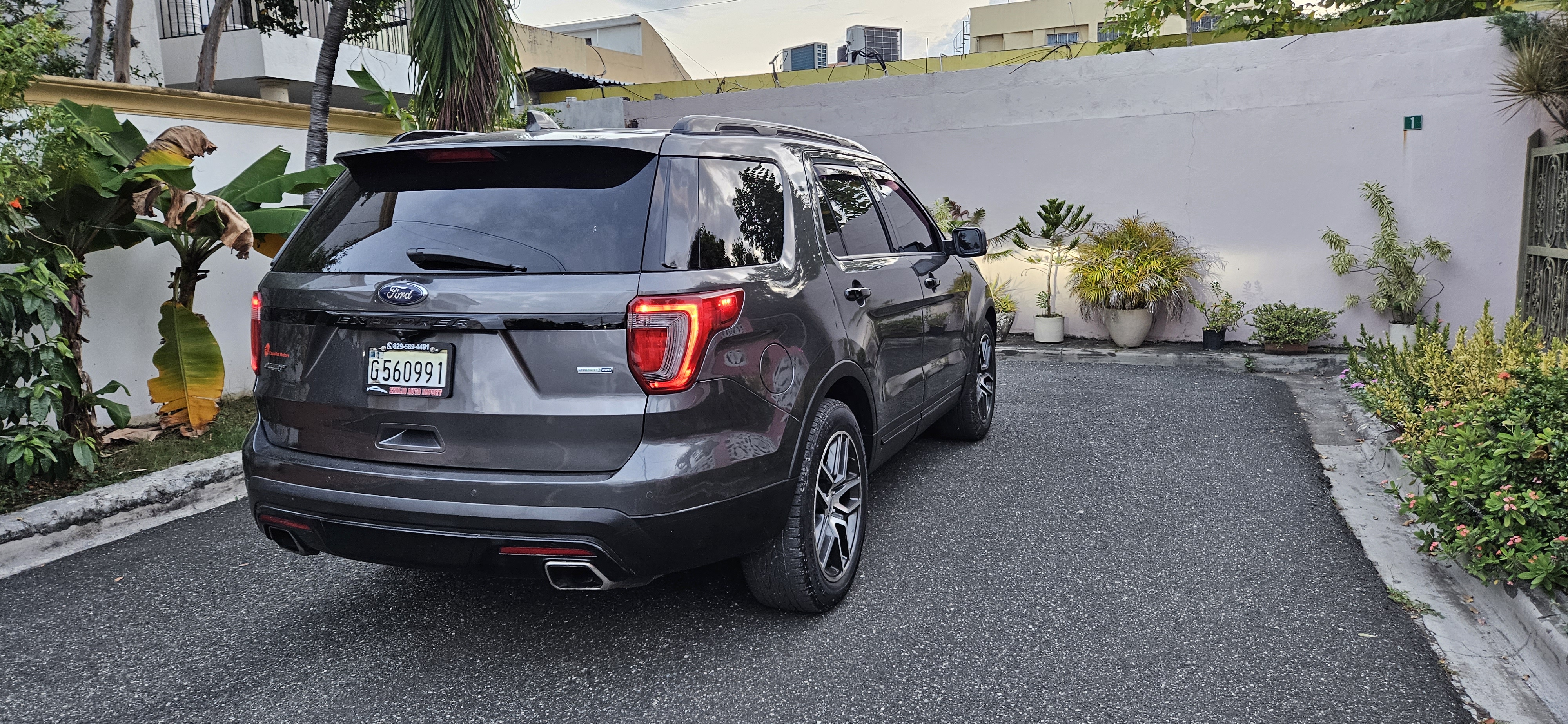 jeepetas y camionetas - Ford Explorer sport Panorámica  3