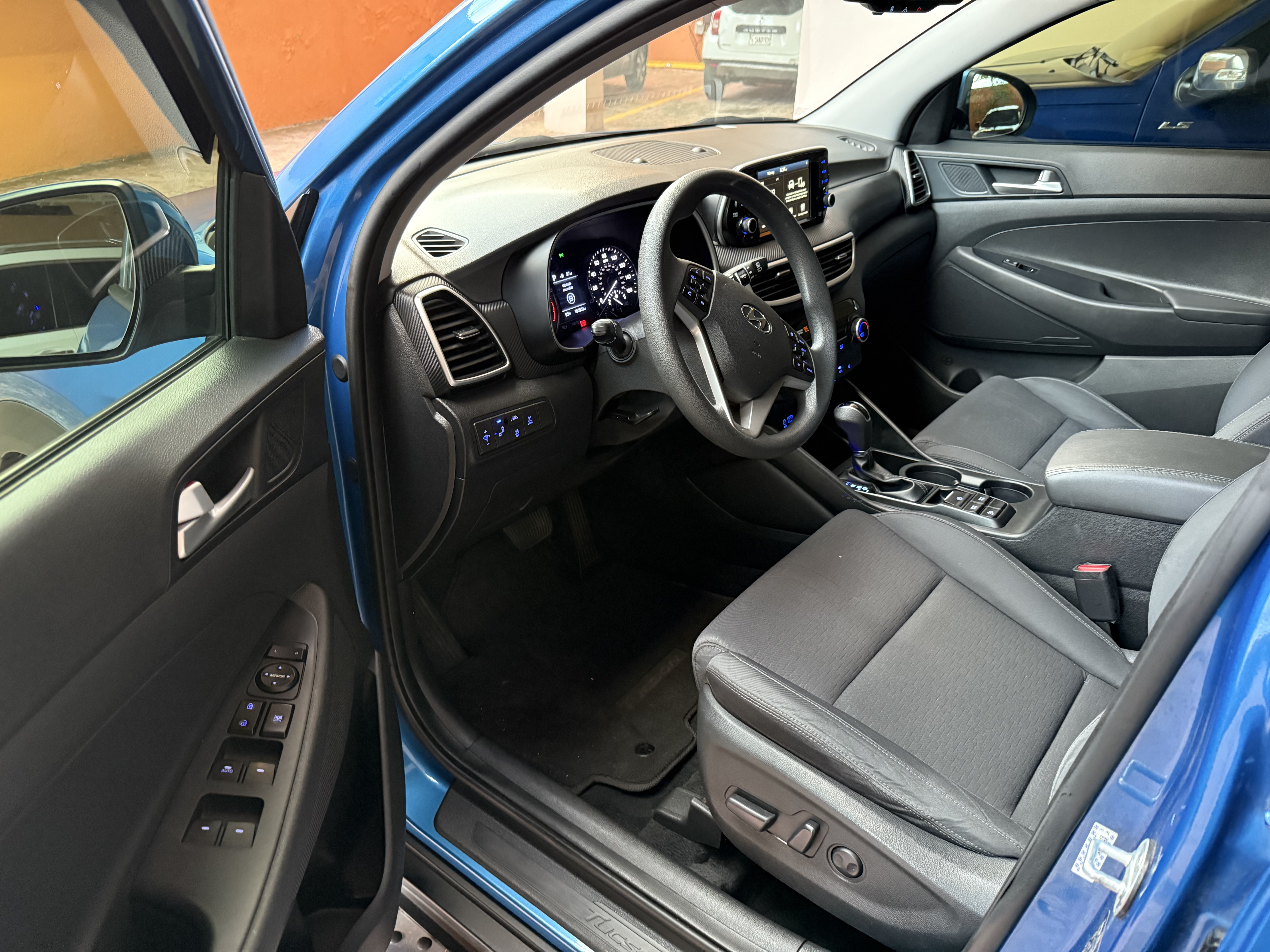 jeepetas y camionetas - Hyundai Tucson Valué Clean Carfax único Dueño!! 4