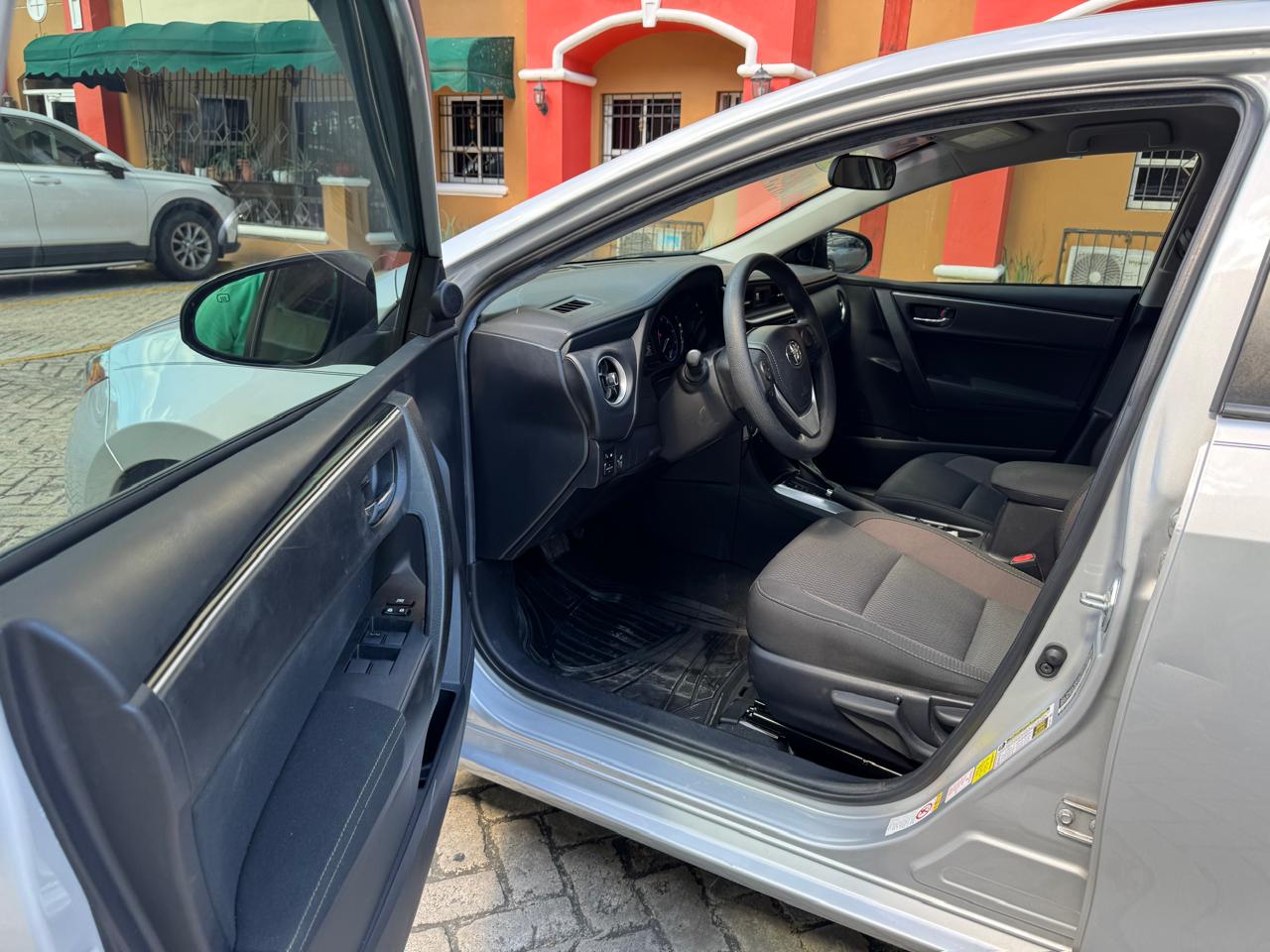 carros - Toyota Corolla LE año 2019 4