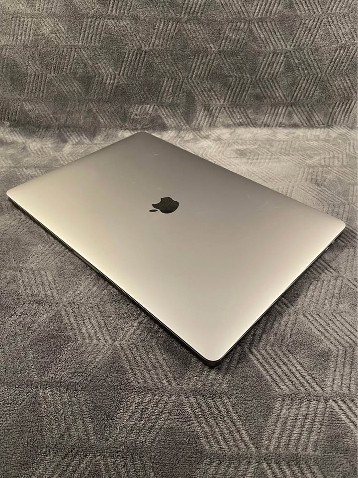 computadoras y laptops - MacBook Pro 2019 A2141Core Intel i9 de oportunidad 4
