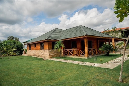 solares y terrenos - Venta de terrenos en proyecto vacacional con piscina y  lago Santo Domingo 1