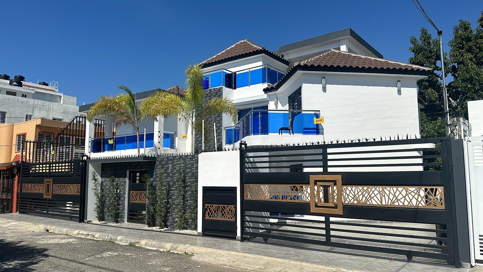 casas - venta de casa de lujo en la autopista de san isidro Santo Domingo este 