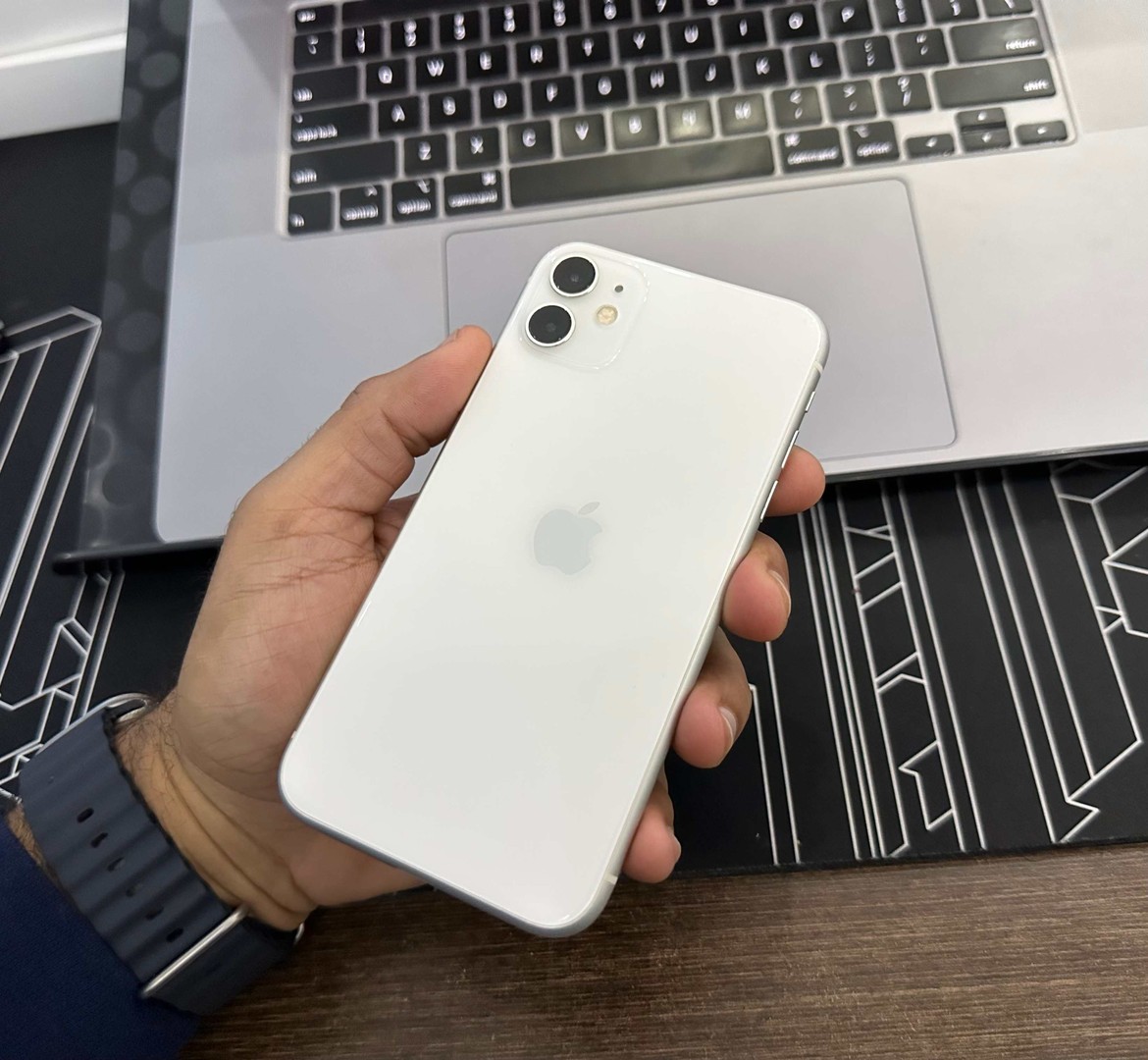 celulares y tabletas - Vendo iPhone 11 64GB Blanco Como Nuevo, Desbloqueado, RD$ 18,500 NEG