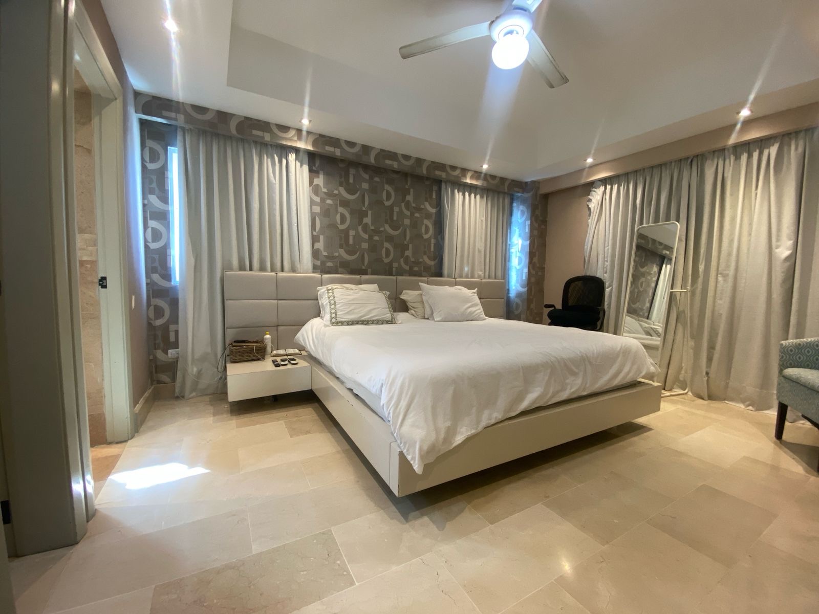 apartamentos - Vendo Ph jardines del sur tres hab 2.5 baños dos p 7
