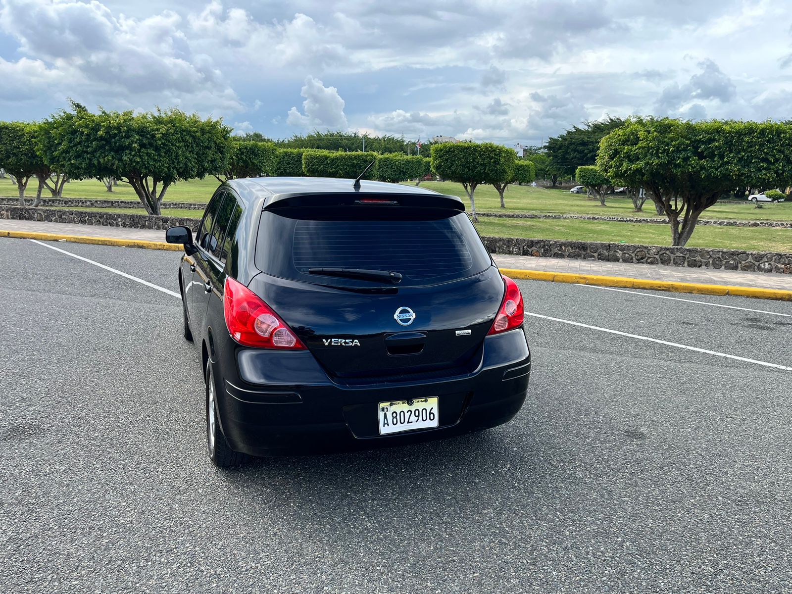 carros - Nissan Versa  3