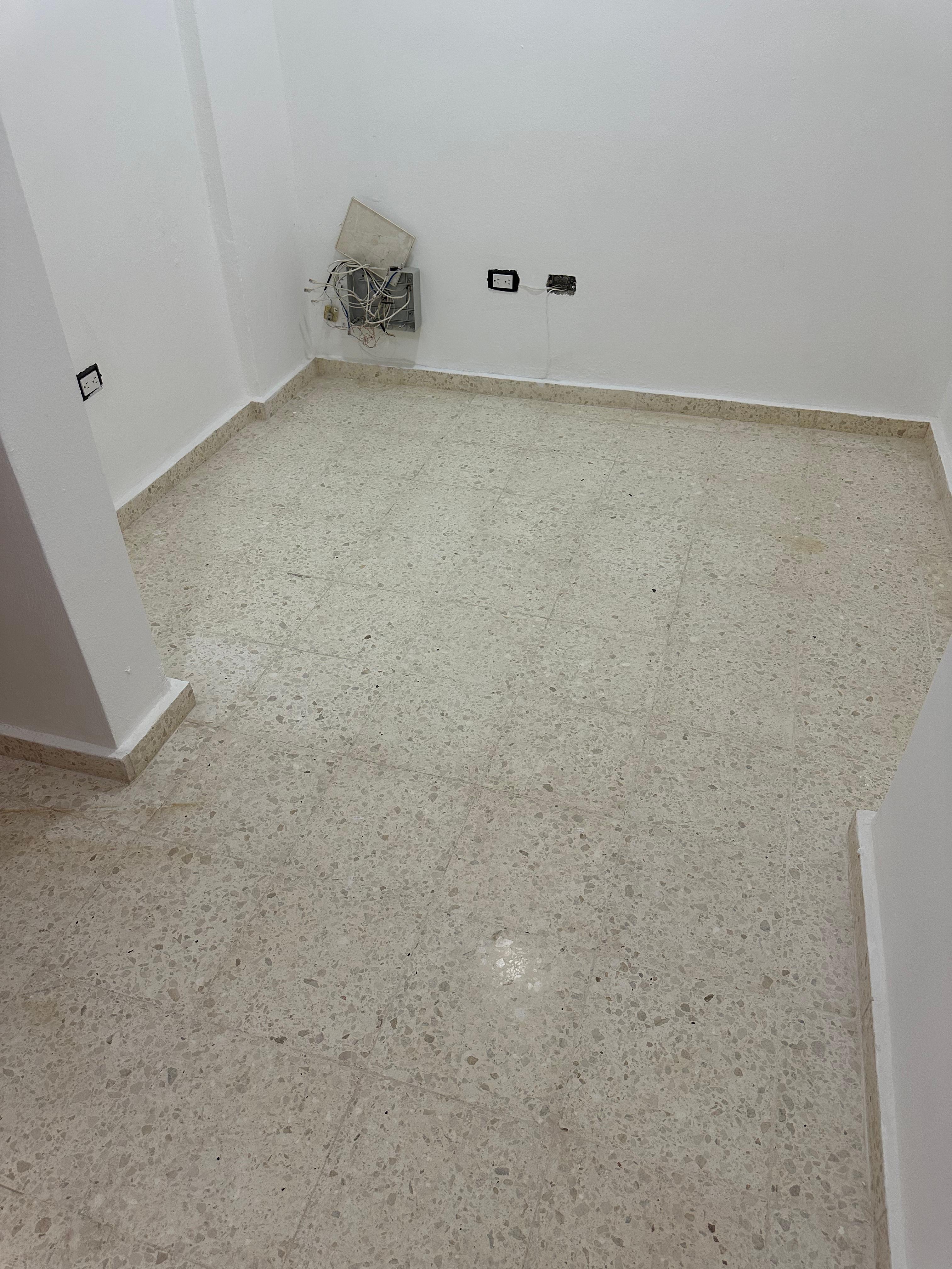 oficinas y locales comerciales - Alquilo local en Bella Vista a pasos de la Núñez de Cáceres  2