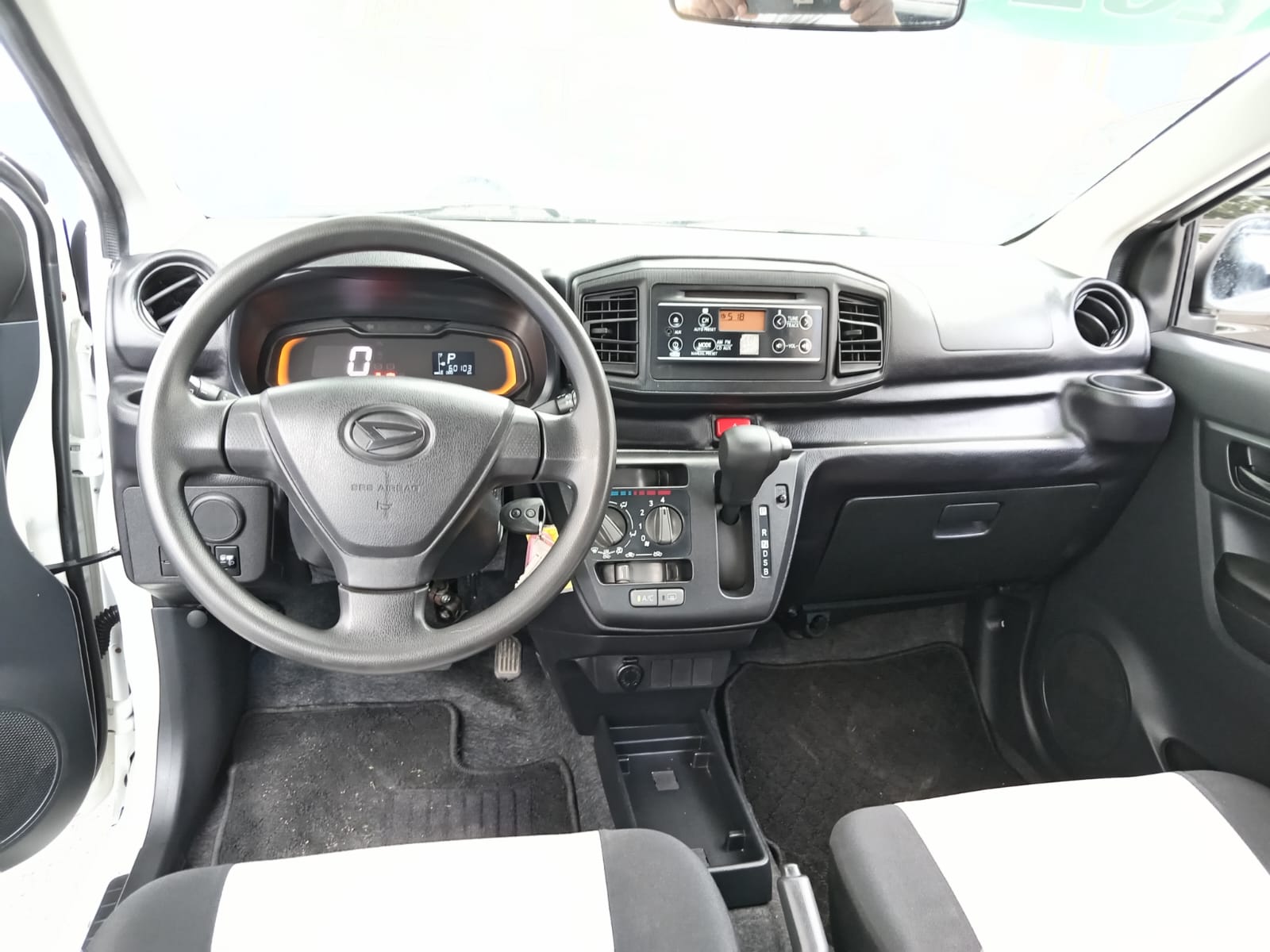 carros - DAIHATSU MIRAES  5