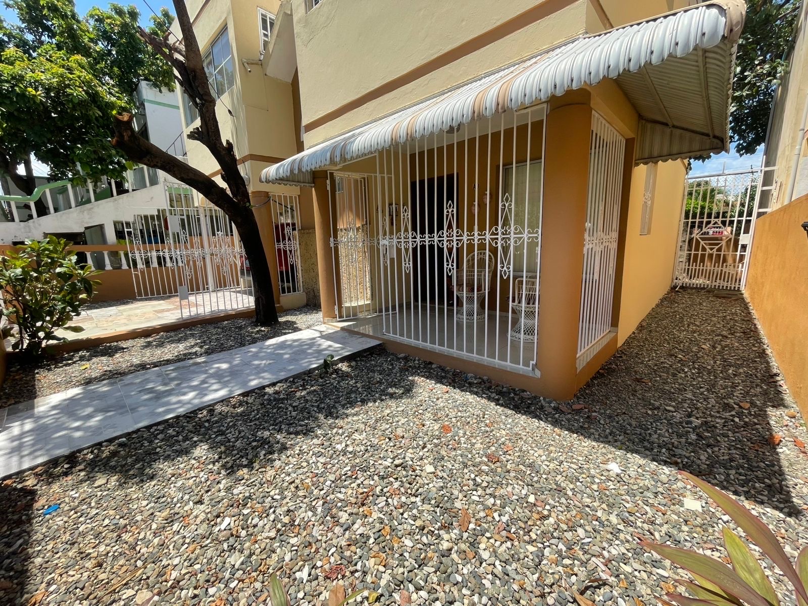 casas -  venta de casa en la avenida España Santo Domingo este  8