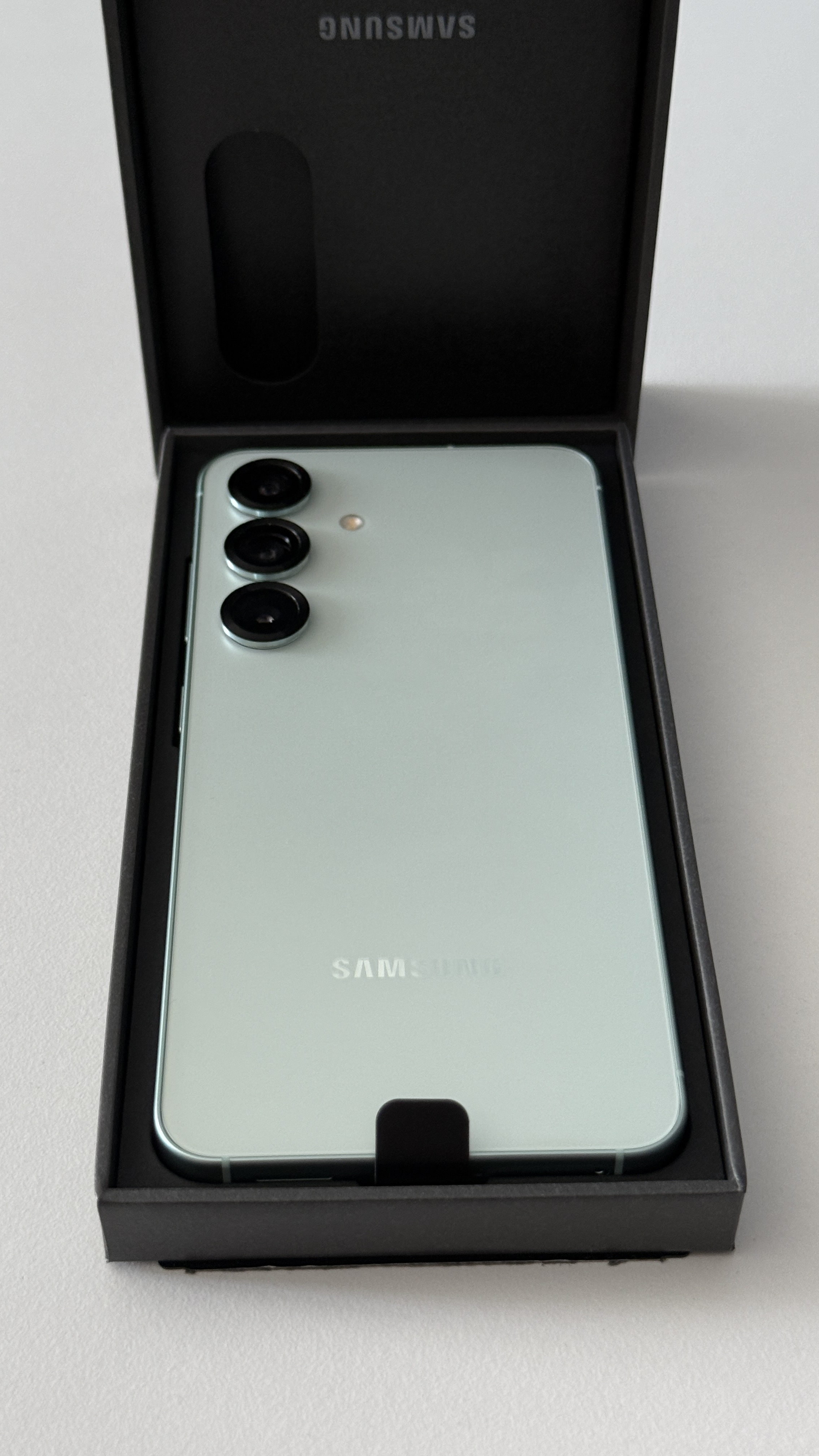 celulares y tabletas - NUEVO SAMSUNG 25 (256 GB)
