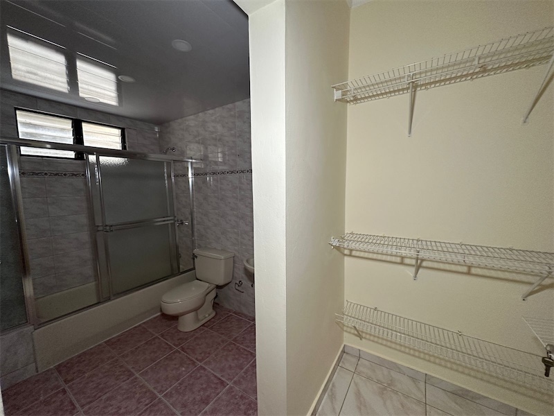apartamentos - 1er nivel de renta próximo a la Juan Pablo Duarte 5