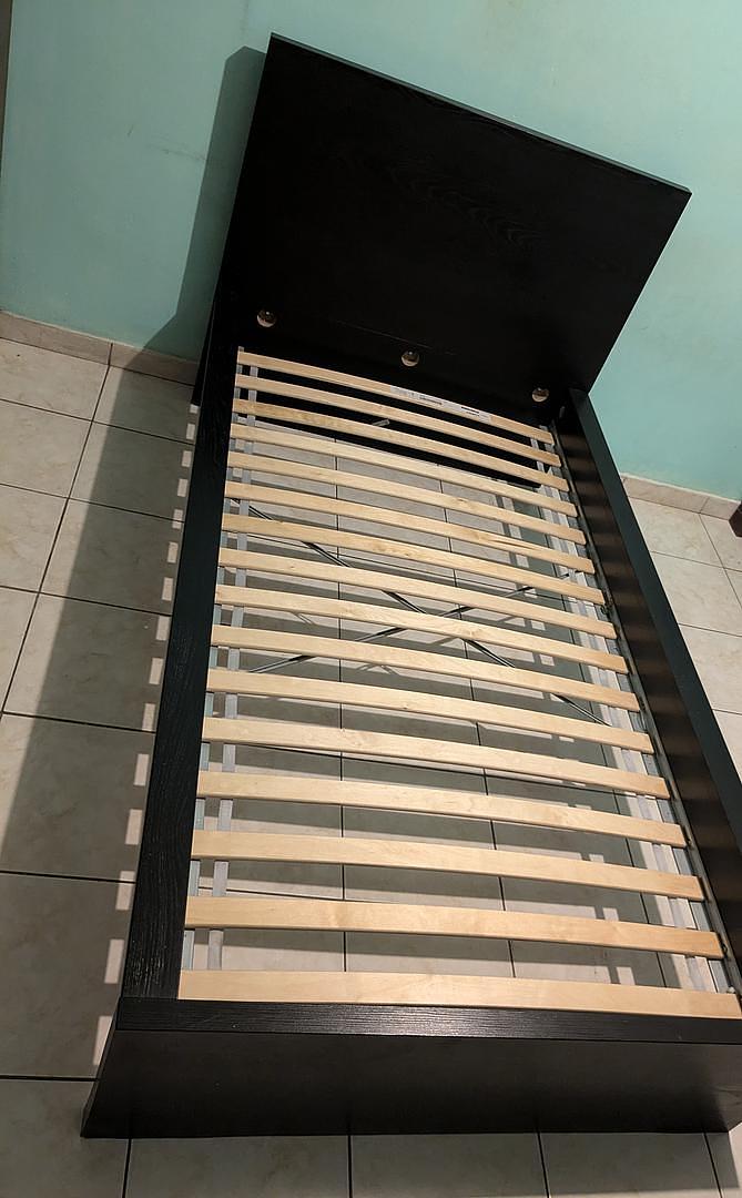 muebles y colchones - Base de cama Twin negra tipo plataforma  0
