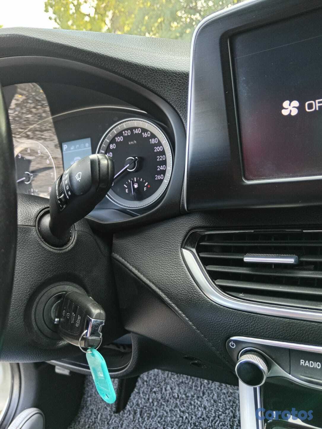 carros - HYUNDAI GRANDEUR 2018 BLANCO 4