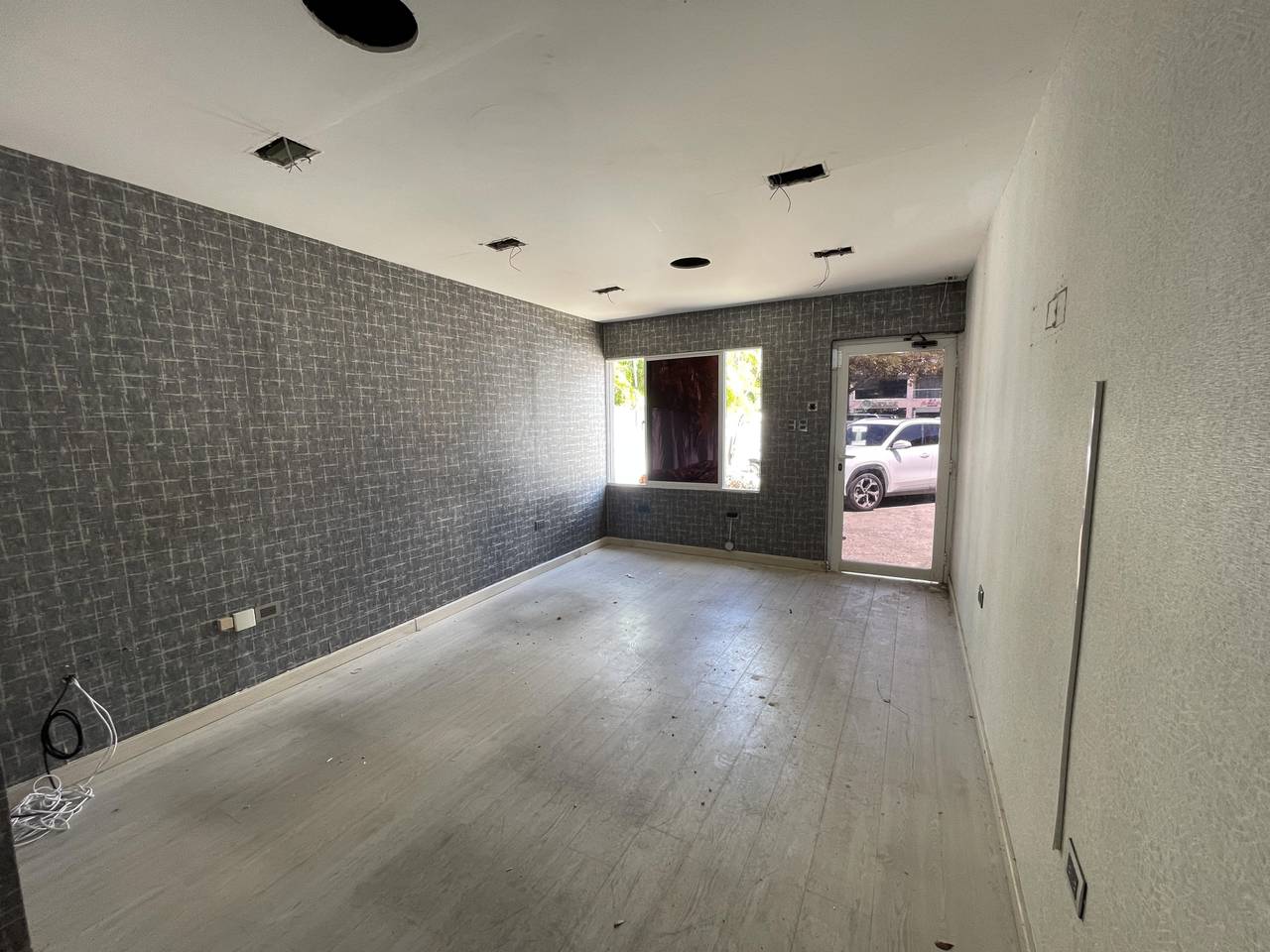 oficinas y locales comerciales - Alquiler Local Av Rómulo Betancourt