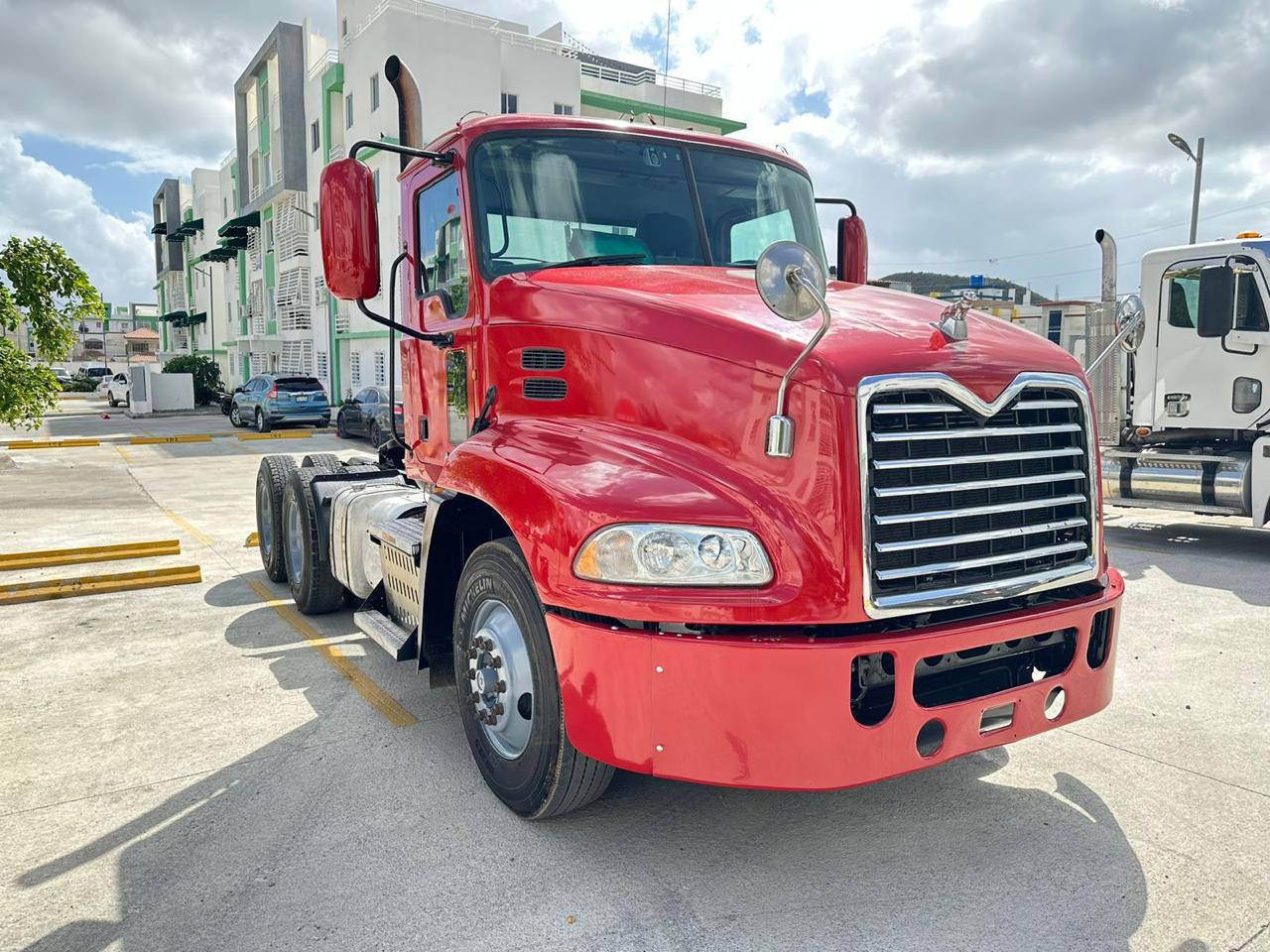 camiones y vehiculos pesados - mack pinacle 2012 0