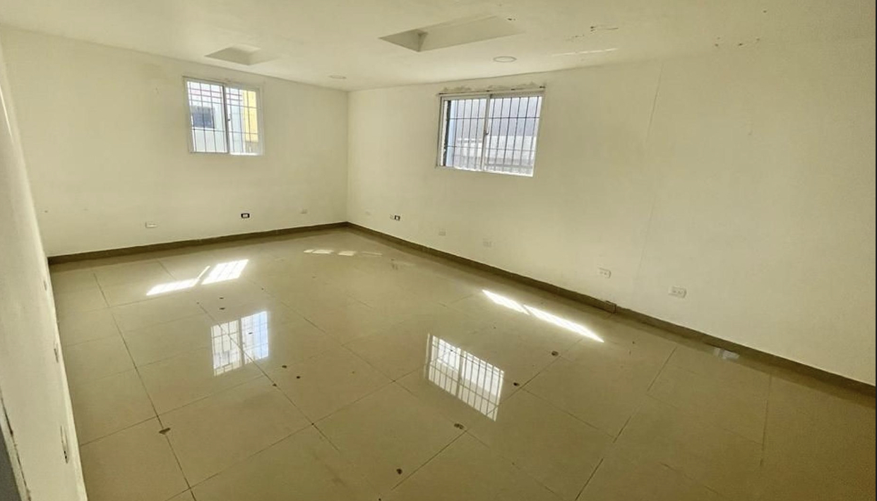 oficinas y locales comerciales - Local céntrico millon 80m 4