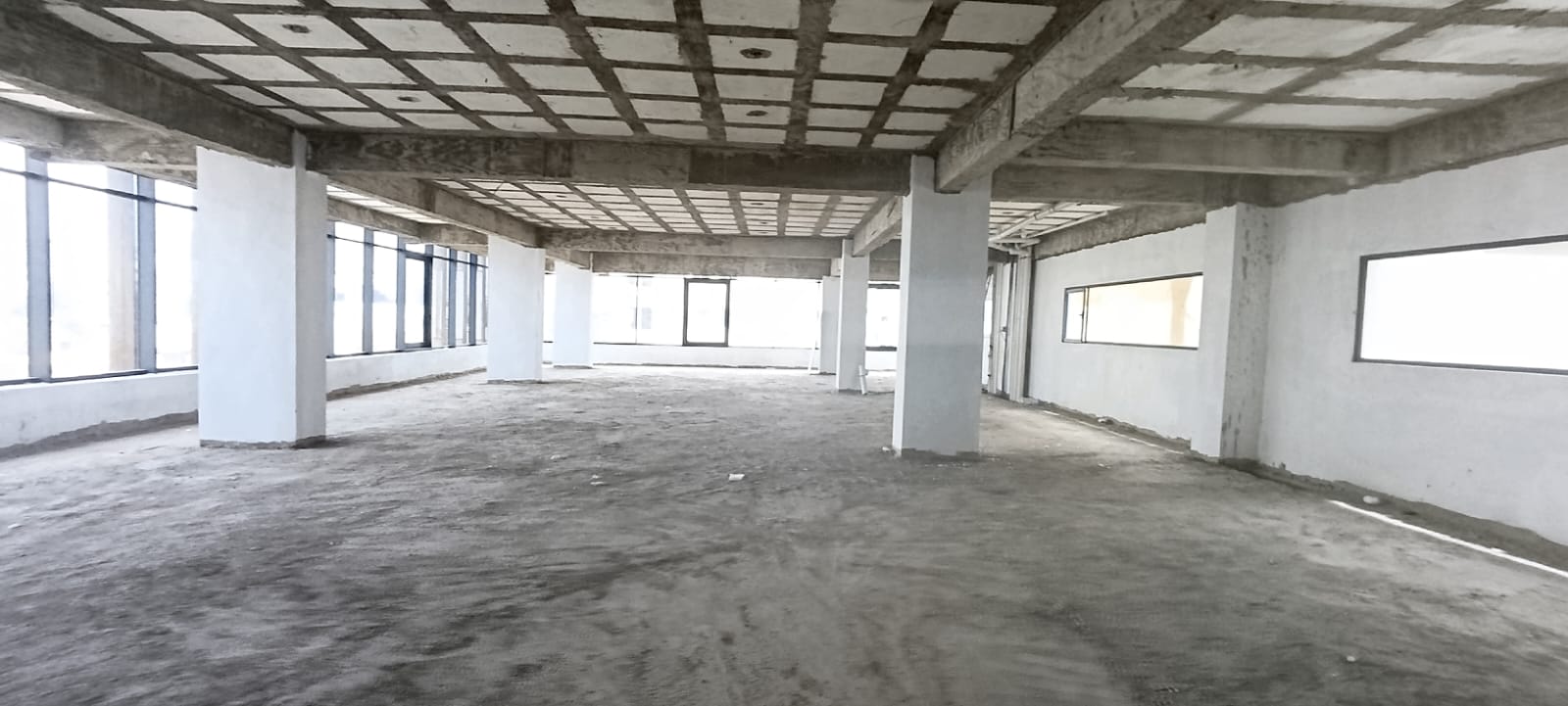 oficinas y locales comerciales - Mirador Sur, Amplio Local/Oficina con excelente vista 1
