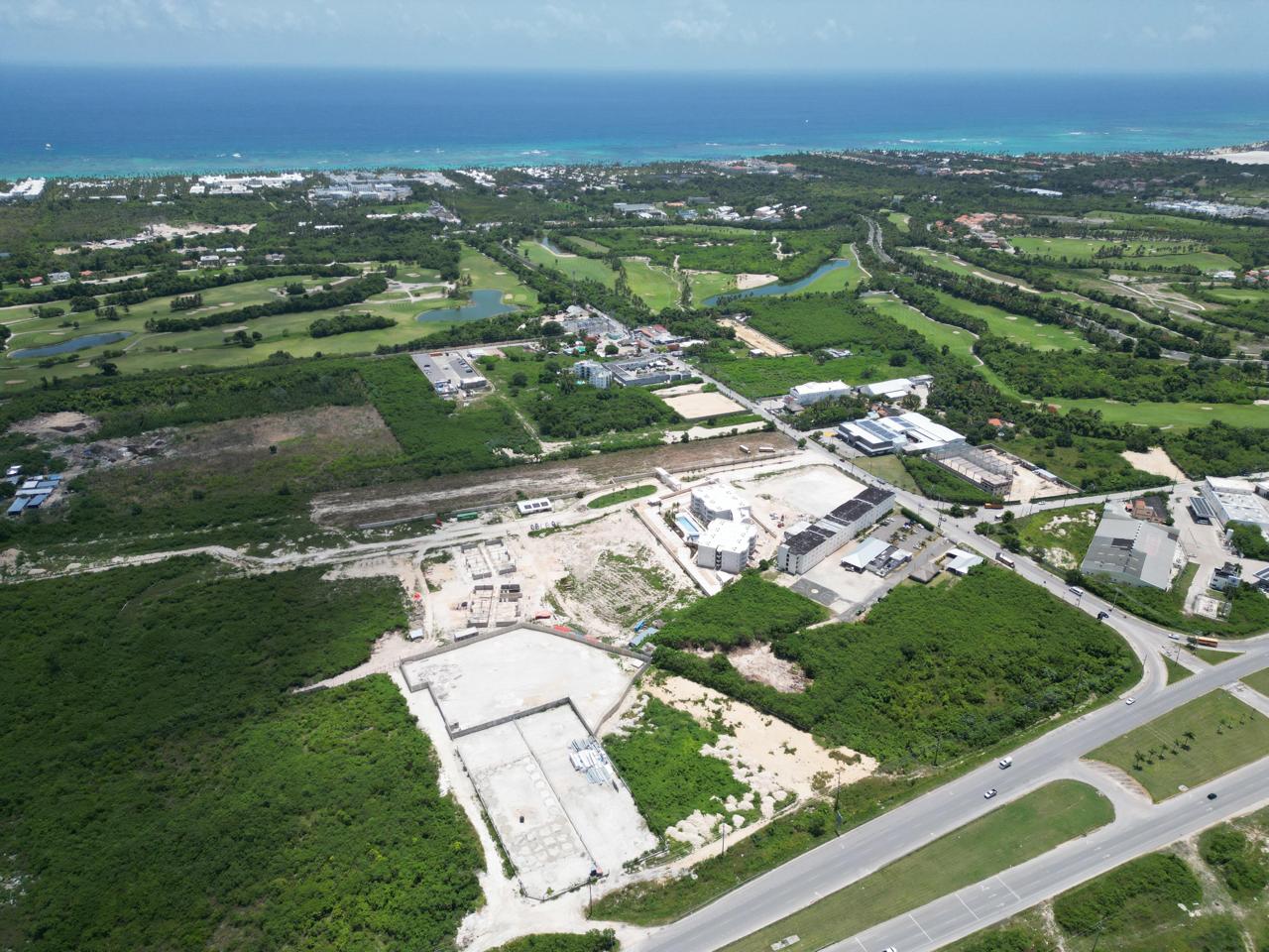 solares y terrenos - Solar de 20,000 metros en Prados de Punta Cana 5