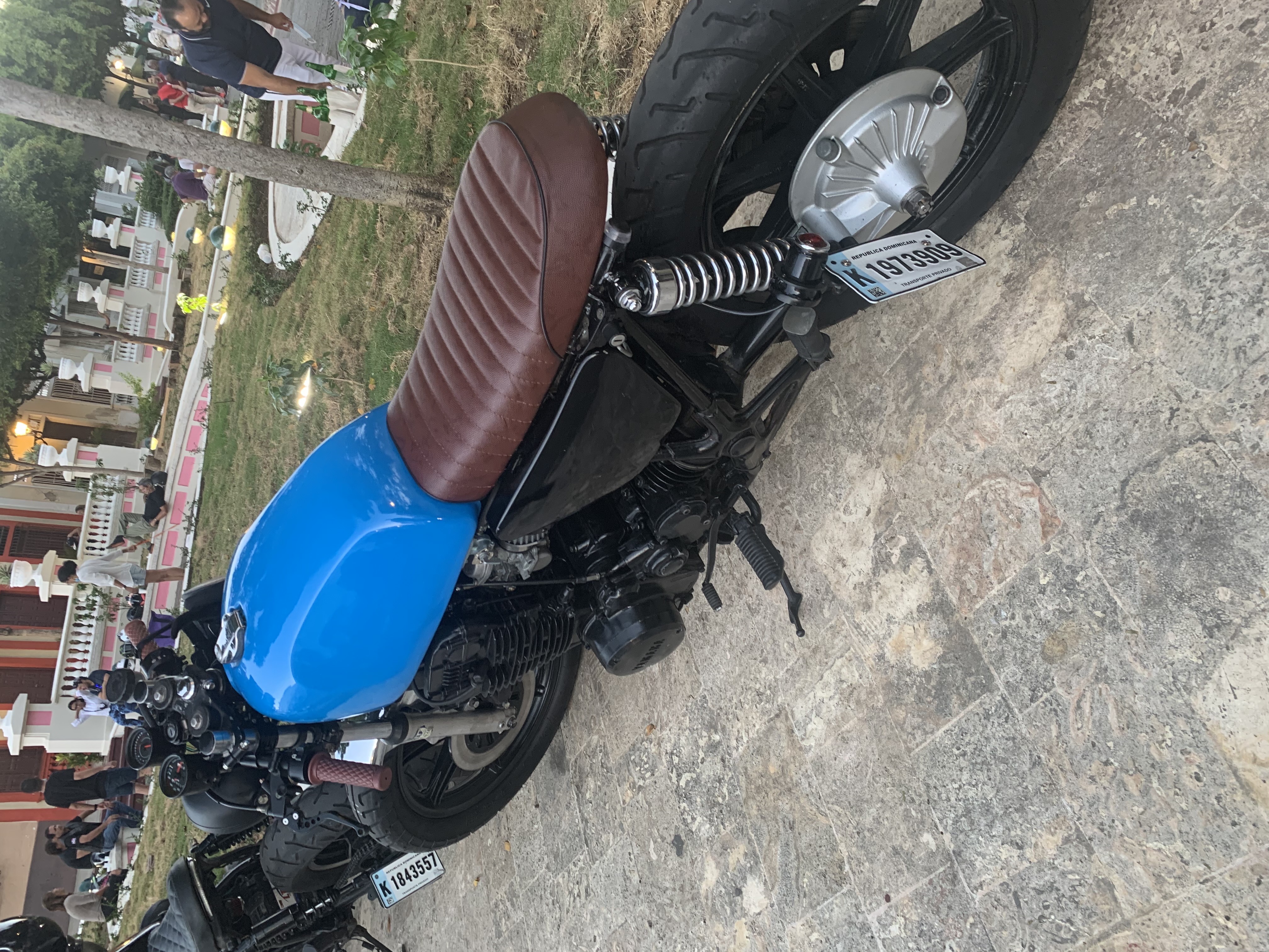 motores y pasolas - Yamaha 1978 classic Cafe Racer 1