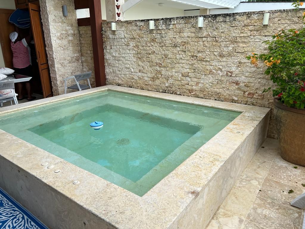 casas vacacionales y villas - Villa en venta de oportunidad en Bahia Samana 1