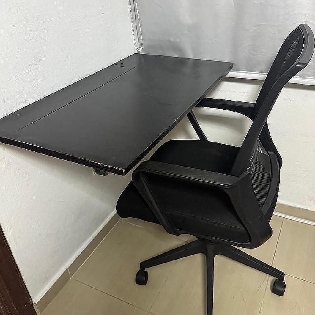articulos de oficina - Silla y mesa.  0