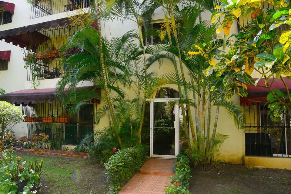 apartamentos - Apartamento en venta,  detrás de Carrefour  