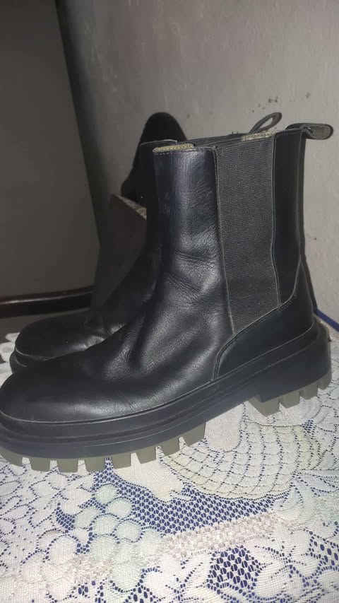 zapatos para hombre - Botas Zara #40, practicamente nuevas, un solo uso 1